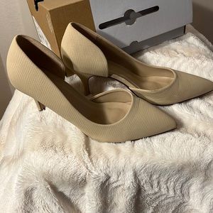 Taupe pumps